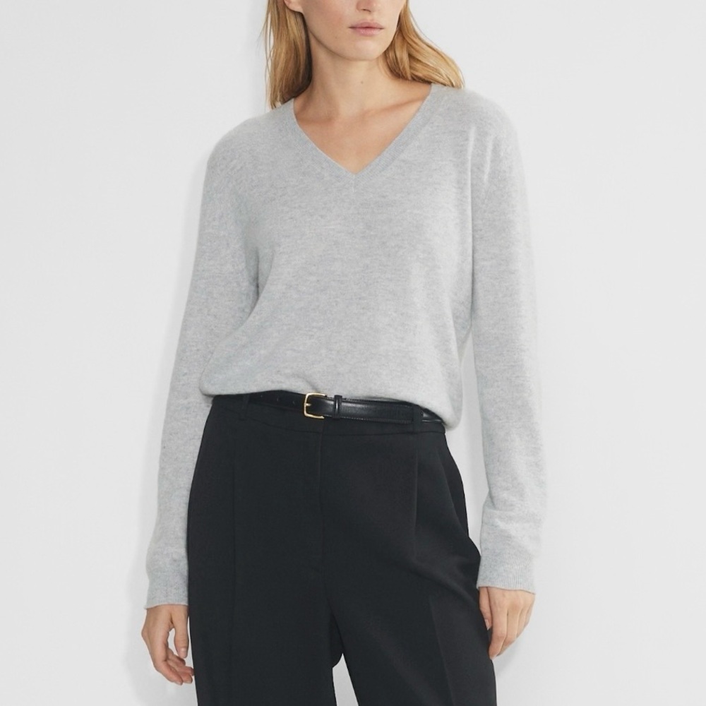 Aritzia Bare Cashmere V-Neck Sweater Pullover Ribbed Trim Boxy Lightweight Grey